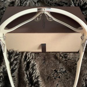 Louis Vuitton Sunglasses- Iris Mask Ivory
